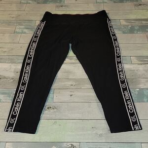 Calvin Klein Black & White Pants sz X-Large